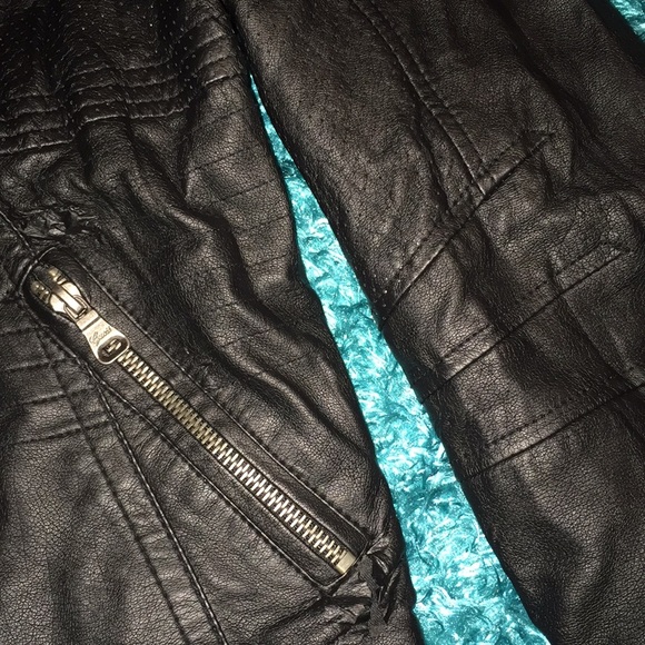 GUESS faux leather jacket - Picture 8 of 9
